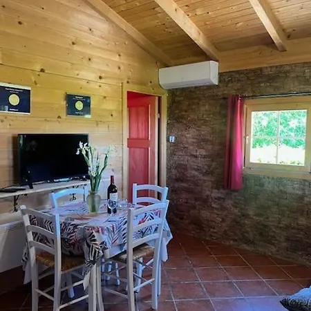 Apartment Apartma Suzy Pobegi