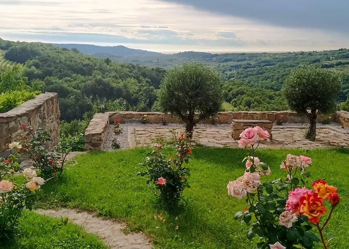 Apartma Suzy * Pobegi